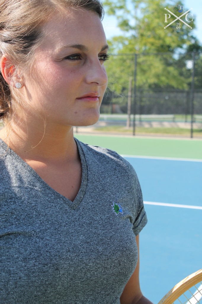 Plumage by Justin Great Match Point womans Grey V Neck