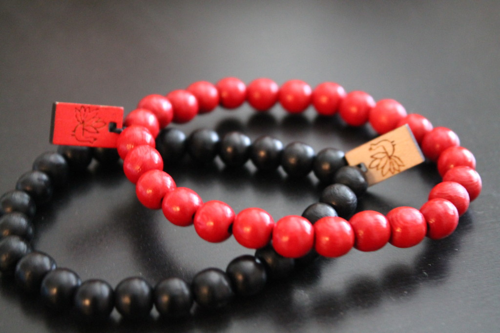 Plumage by Justin Great strut bracelet black red  2